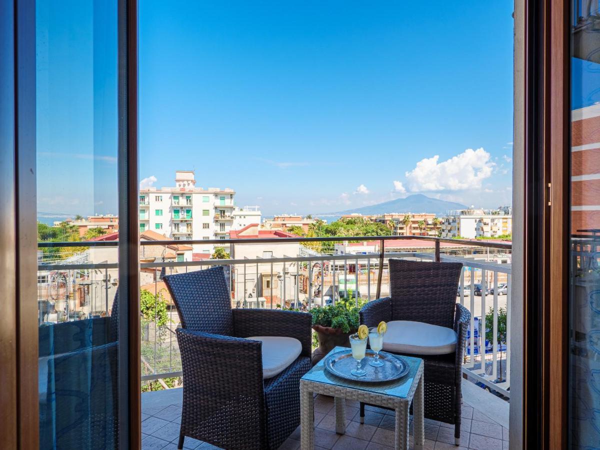 Aranci 67 - Convenient Apartment In Sorrento Centre Екстериор снимка